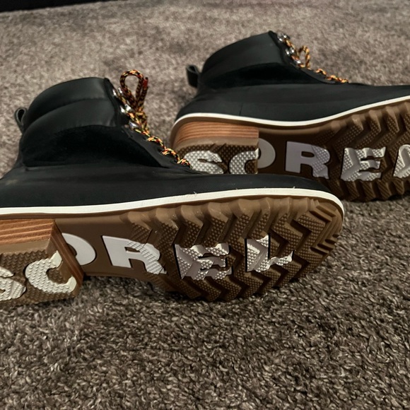sorel boots - Picture 5 of 7